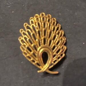 Vintage Crown Trifari Abstract Gold Tone Peacock or Fan Brooch